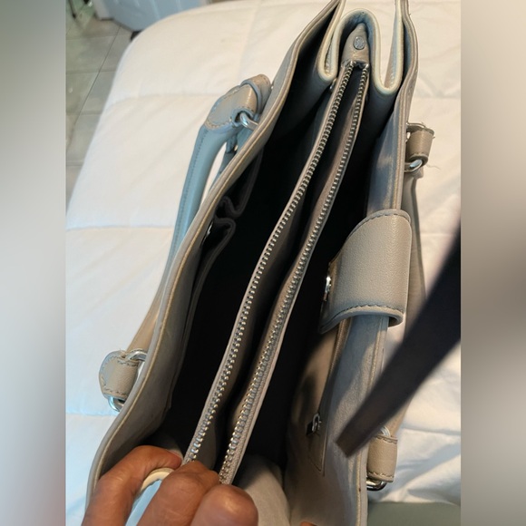 Daniel Leather Handbag - Picture 3 of 3